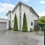 Jeffreys Road - Christchurch Holiday Homes