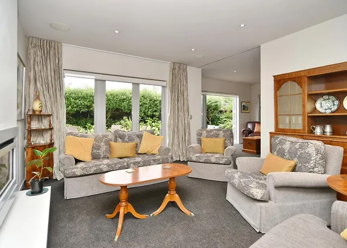 Jeffreys Road - Christchurch Holiday Homes